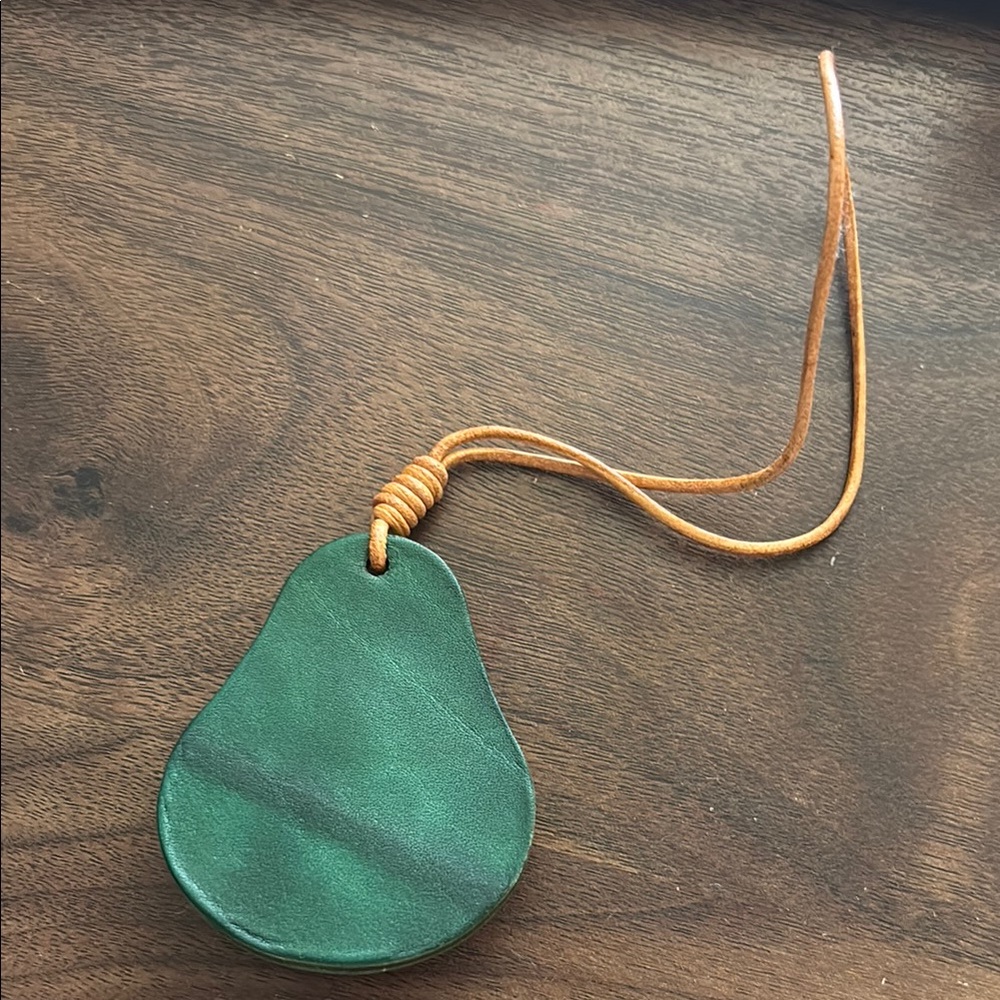 Avocado Shaped Leather Bag Charm - Picture 2 of 2
